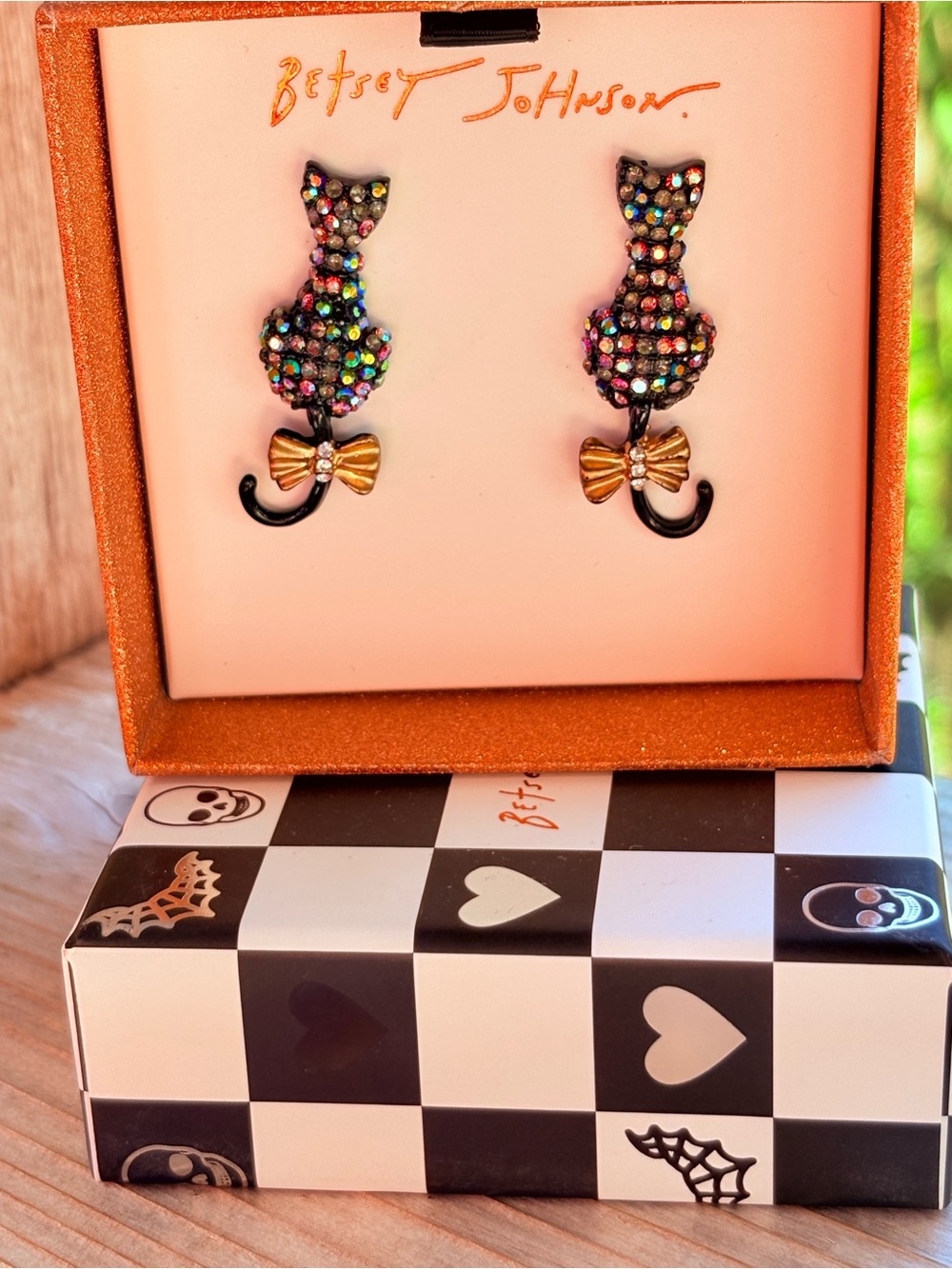Betsey Johnson Black Cats wAurora Borealis Settings Bow Accents Pierced Earrings